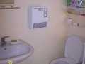 badkamer-huisje-wouter-wc-en-wasbak